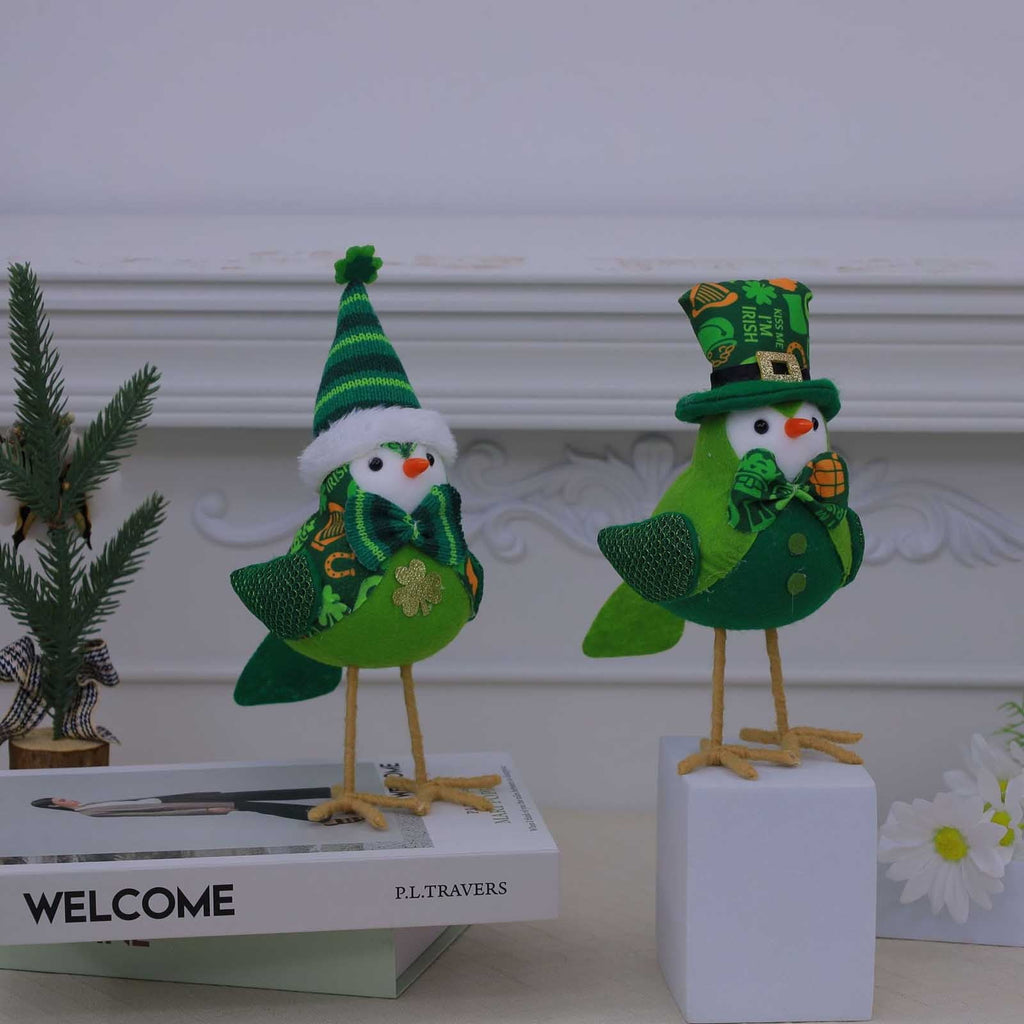 Lksixu St.Patrick's Day Birds Ornaments, 3D Green Shamrock Bird Figurines with Hat and Bow, Handmade Irish Luck Inseparable Birds Doll Spring Table Decor Animals Garden Statue for Window Party