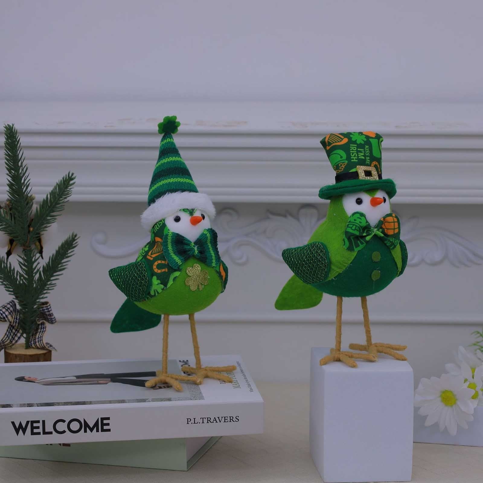 Lksixu St.Patrick's Day Birds Ornaments, 3D Green Shamrock Bird Figurines with Hat and Bow, Handmade Irish Luck Inseparable Birds Doll Spring Table Decor Animals Garden Statue for Window Party
