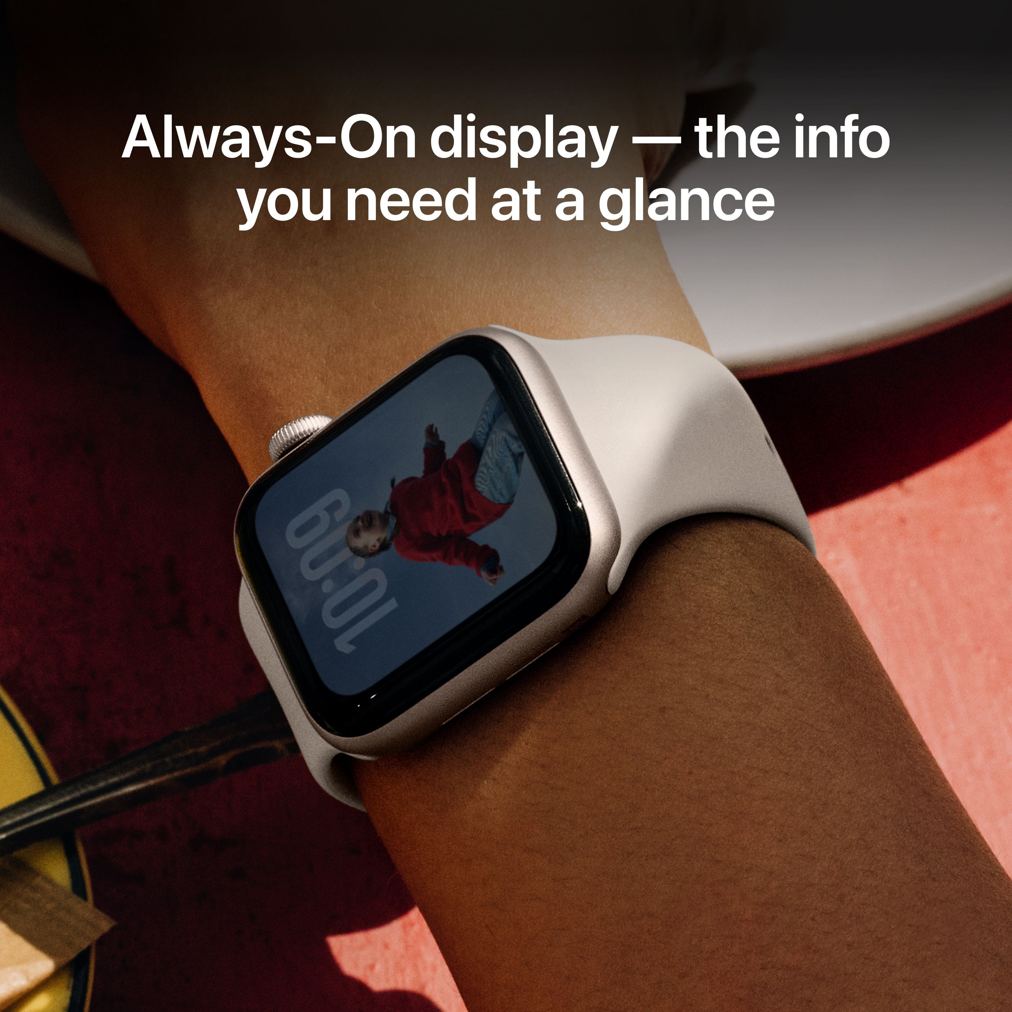 Apple Watch SE 3 [GPS 40mm] Smartwatch with Starlight Aluminum Case with Starlight Sport Band - S/M
